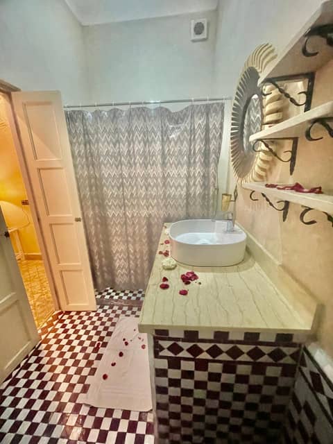 KOUTOBIA ROYAL — bathroom