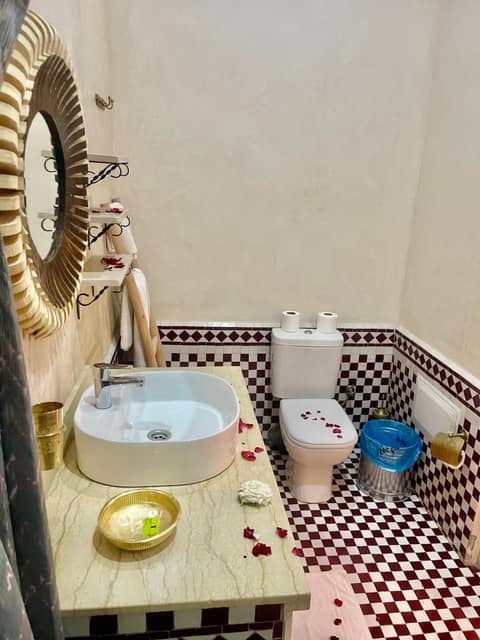 KOUTOBIA ROYAL — bathroom