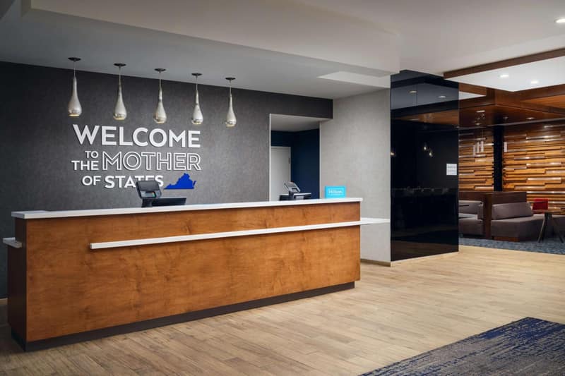 Hampton Inn & Suites - Richmond - Downtown, VA — recepcion & lobby