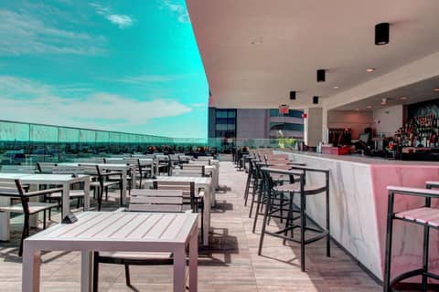 Hampton Inn & Suites - Richmond - Downtown, VA — roof
