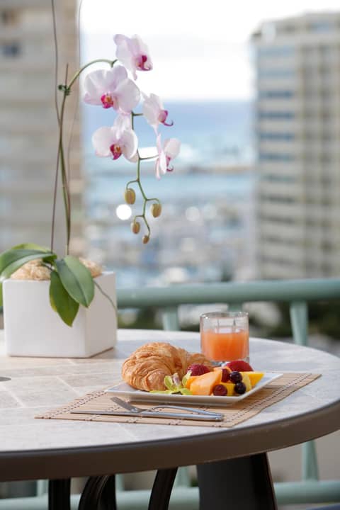 Ramada Plaza by Wyndham Waikiki — photo 2
