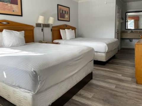 Motel 6 San Francisco CA Lombard Street — hotel room
