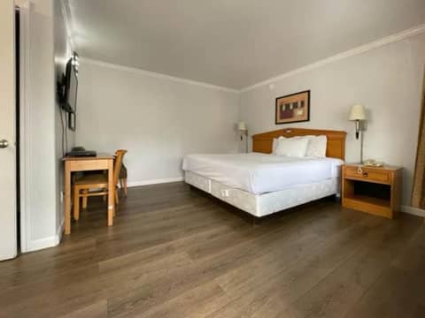 Motel 6 San Francisco CA Lombard Street — hotel room