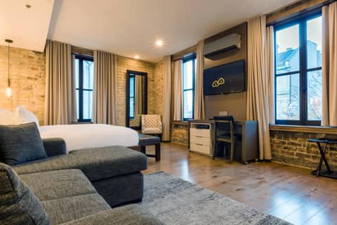 La Maison Kent - Par Aneyro — hotel room
