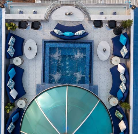 The Globe Hotel Bar and Restaurant — roof