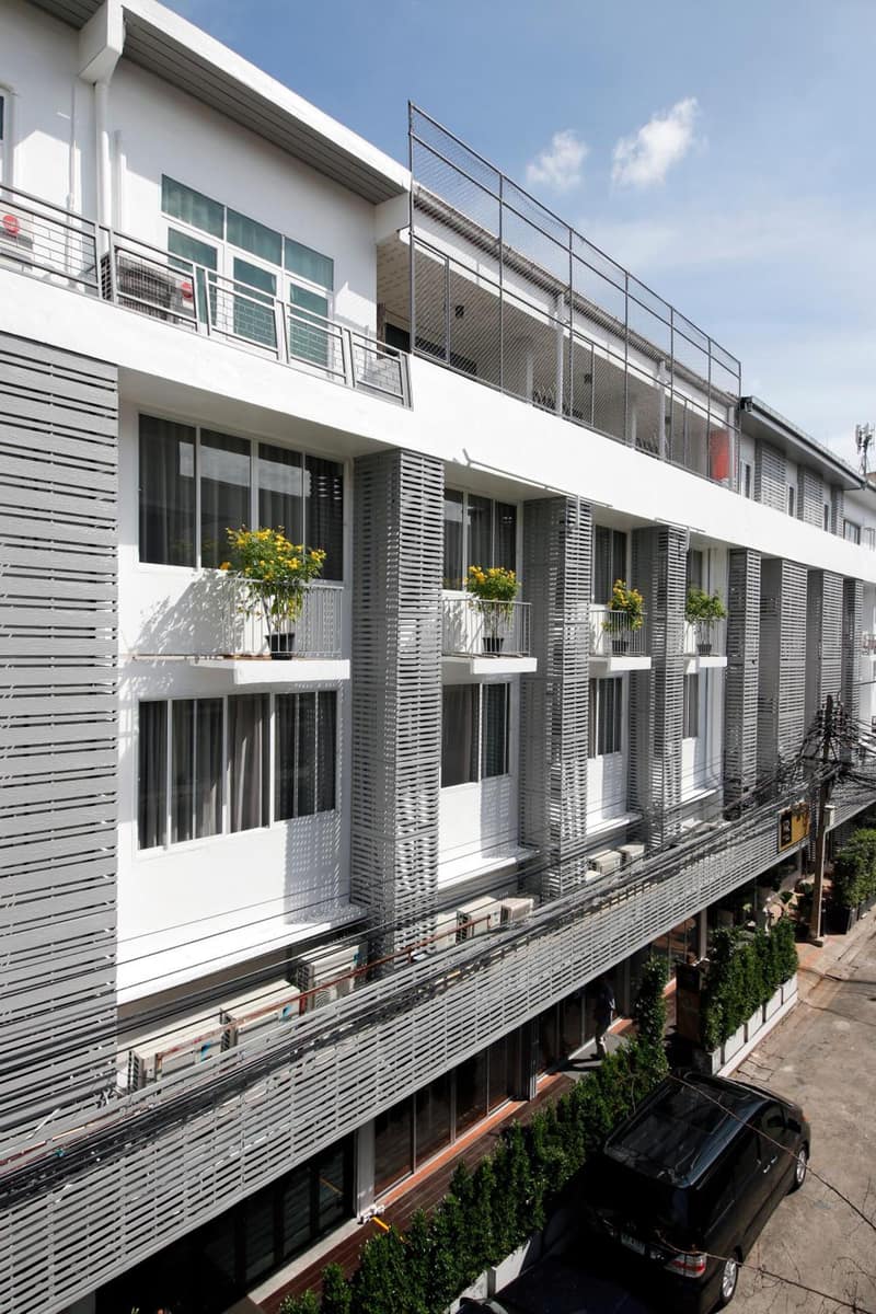 Ratchadamnoen Residence — building