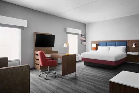 Hampton Inn & Suites Charlotte Steele Creek Road, NC — photo 7