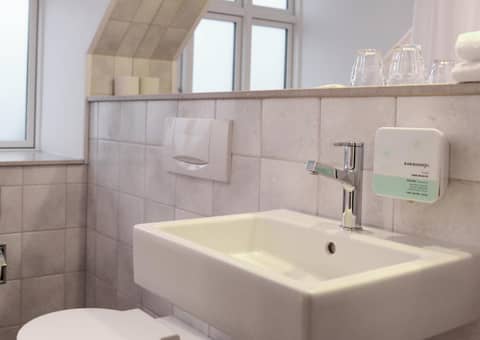 Absalon Hotel — bathroom