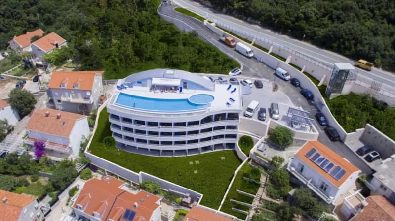 Villa Paradiso 2 — building