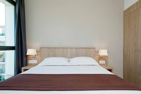 Residhome Lyon Gerland — hotel room