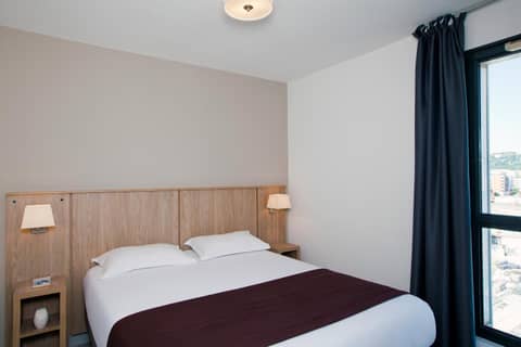 Residhome Lyon Gerland — hotel room