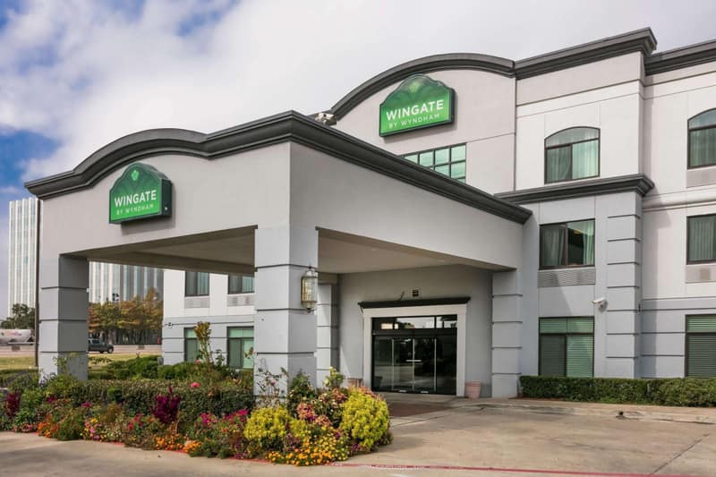 Wingate by Wyndham Dallas Love Field — building