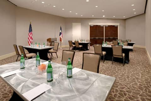 Hilton Houston Post Oak by the Galleria — photo 2