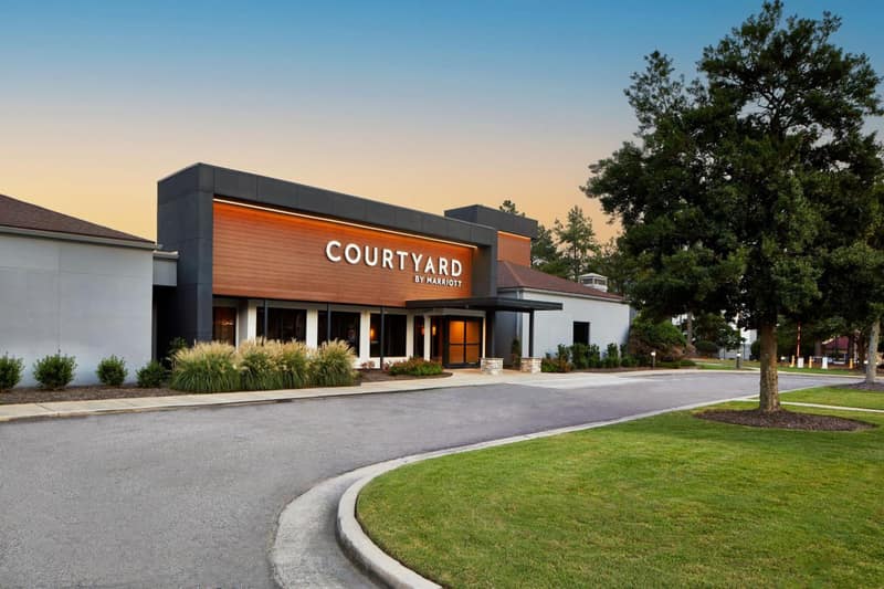 Courtyard by Marriott Memphis East/Park Avenue — building
