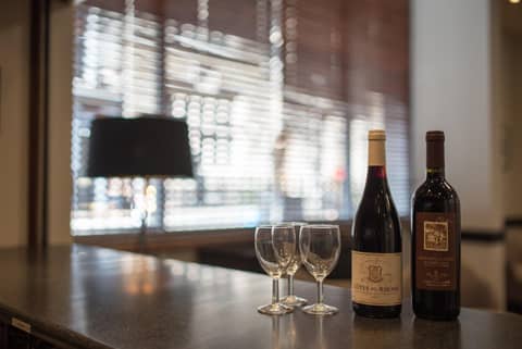 Lancaster Hall Hotel — bar