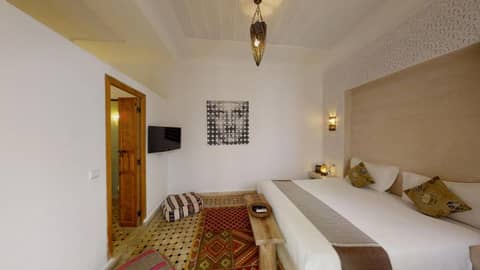 Riad Lamzia — hotel room