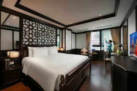 MAY DE VILLE Crown Hotel — photo 2