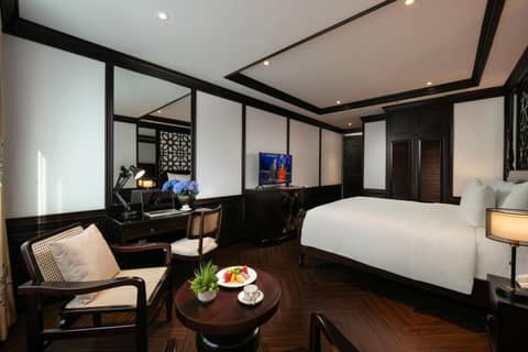 MAY DE VILLE Crown Hotel — photo 9