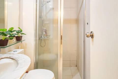 Adam'sCrib Apartment 2BR by Azure Residences Near Manila International Airport — photo 7