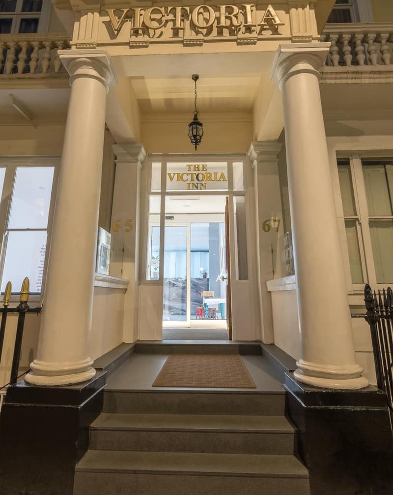 Victoria Inn London — building