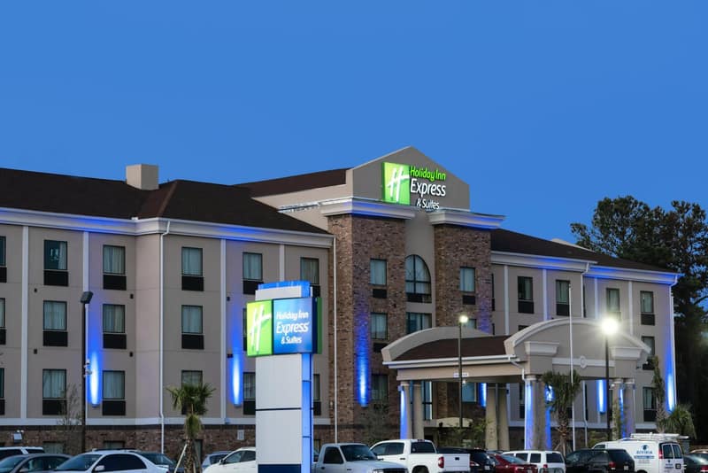 Holiday Inn Express and Suites Houston North - IAH Area by IHG — building