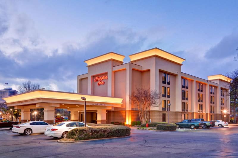 Hampton Inn Memphis-Poplar — building