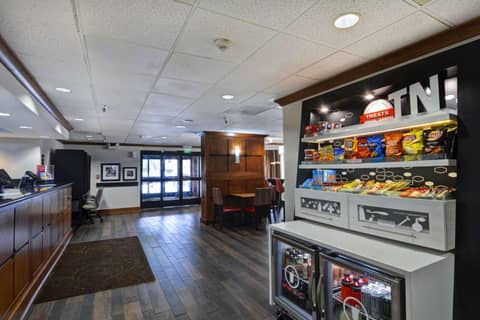 Hampton Inn Memphis-Poplar — photo 2