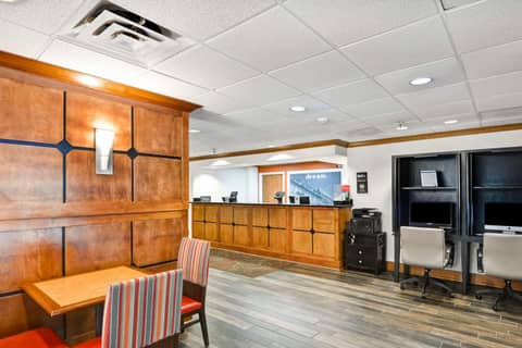 Hampton Inn Memphis-Poplar — photo 4