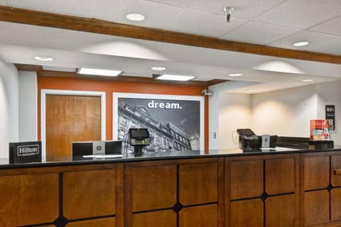 Hampton Inn Memphis-Poplar — photo 6