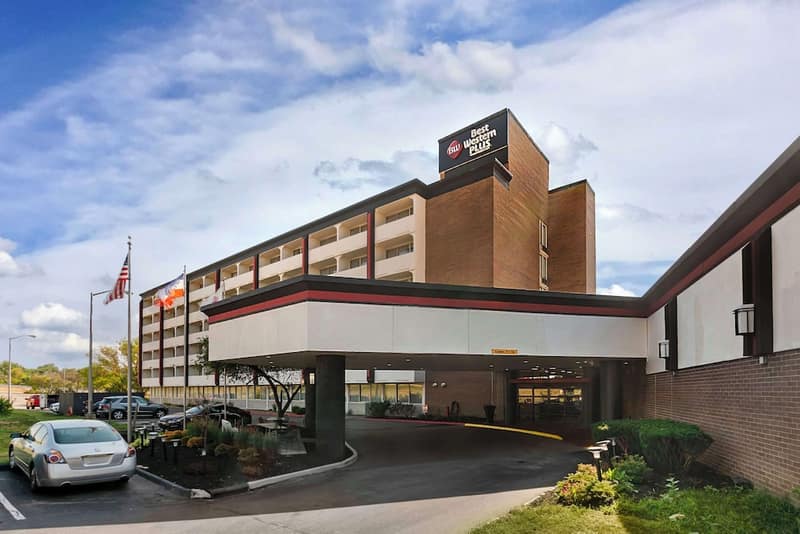 Best Western Plus Kansas City Sports Complex Hotel — photo 1