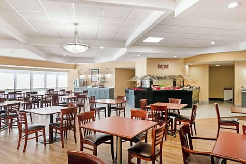 Best Western Plus Kansas City Sports Complex Hotel — photo 5
