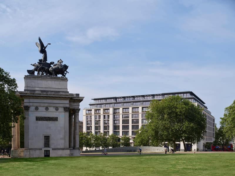 The Peninsula London — building