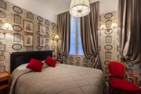 Grand Hôtel de L'Univers Saint-Germain — hotel room
