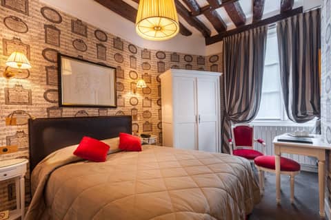 Grand Hôtel de L'Univers Saint-Germain — hotel room