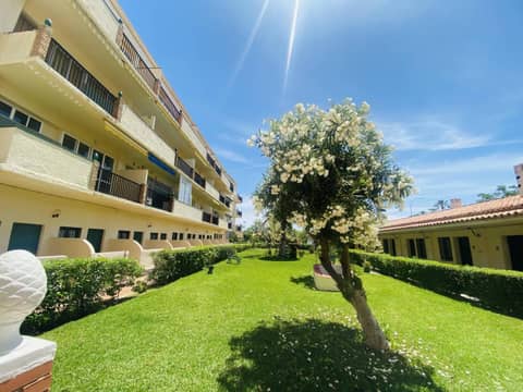 Hotel Los Jazmines — building