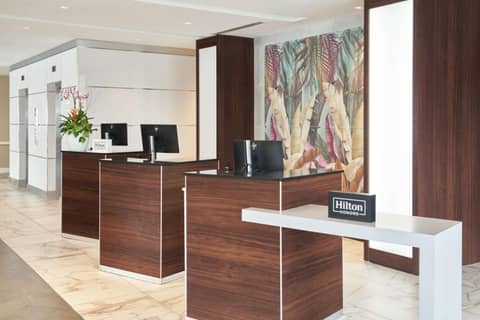 DoubleTree by Hilton Miami North I-95 — recepcion & lobby