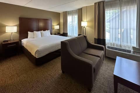 Charlotte Suites by IHG — photo 3