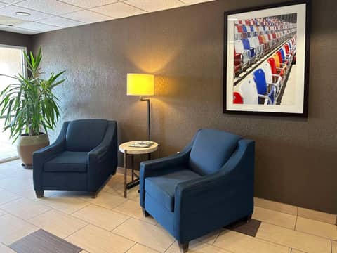Charlotte Suites by IHG — photo 9
