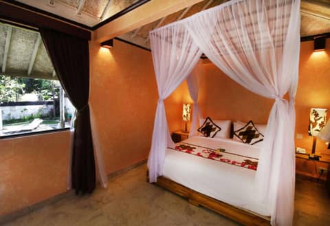 Kupu Kupu Barong Villas and Tree Spa — hotel room