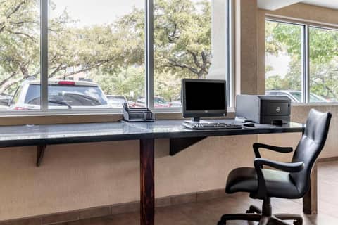 Comfort Suites Medical Center near Six Flags — photo 5