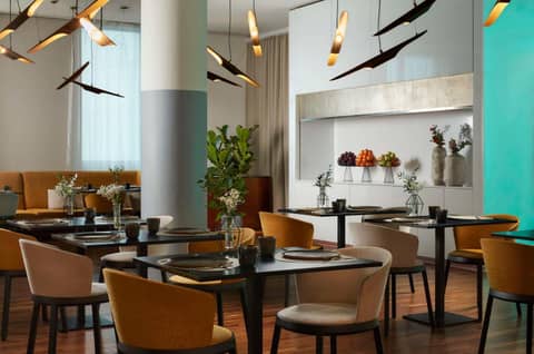 Avani Frankfurt City Hotel — dining
