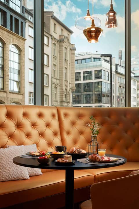 Avani Frankfurt City Hotel — dining