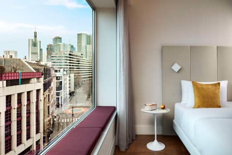 Avani Frankfurt City Hotel — hotel room