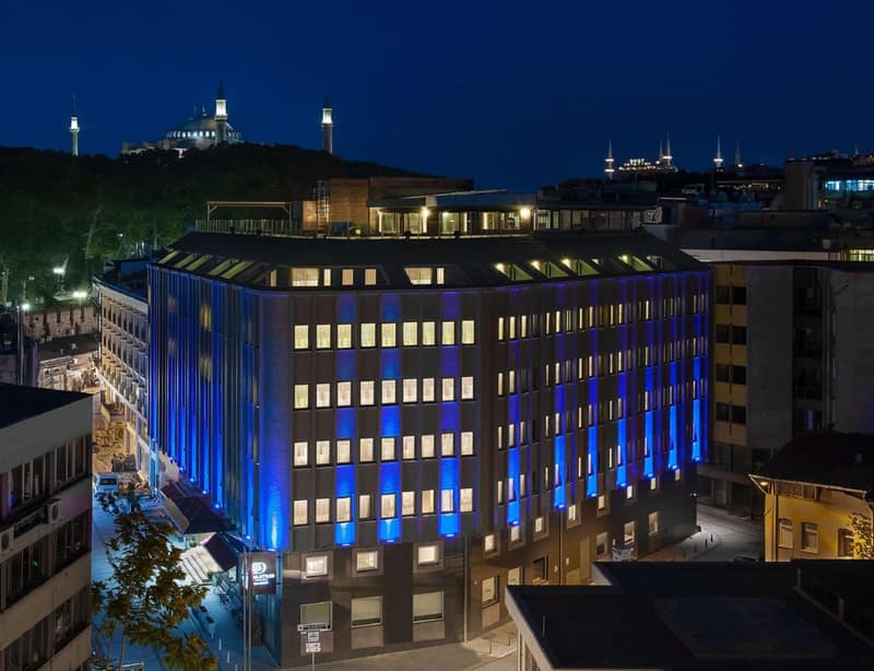 DoubleTree by Hilton Istanbul - Sirkeci — building