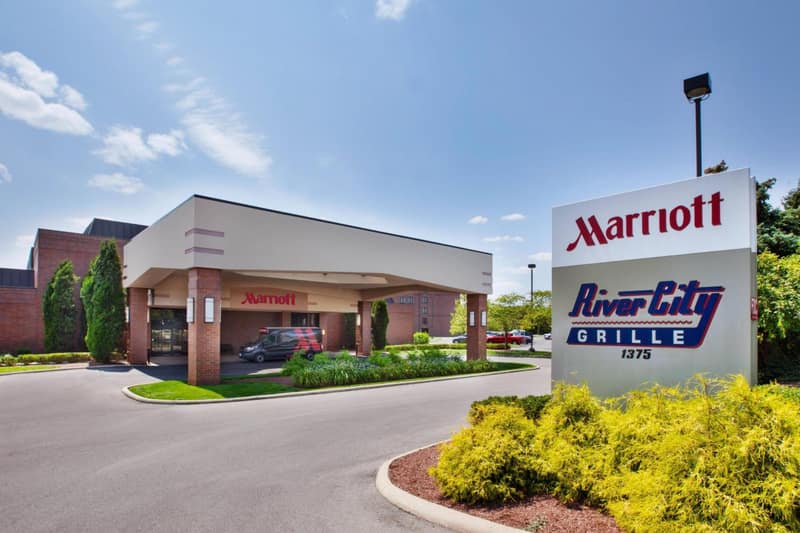 Columbus Airport Marriott — building