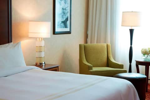 Columbus Airport Marriott — hotel room