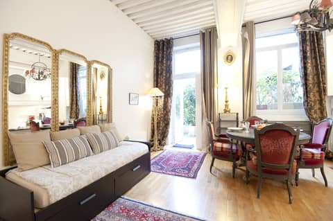 MHL - Maison Hotel Lyon — hotel room