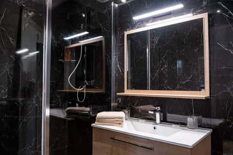 MHL - Maison Hotel Lyon — bathroom