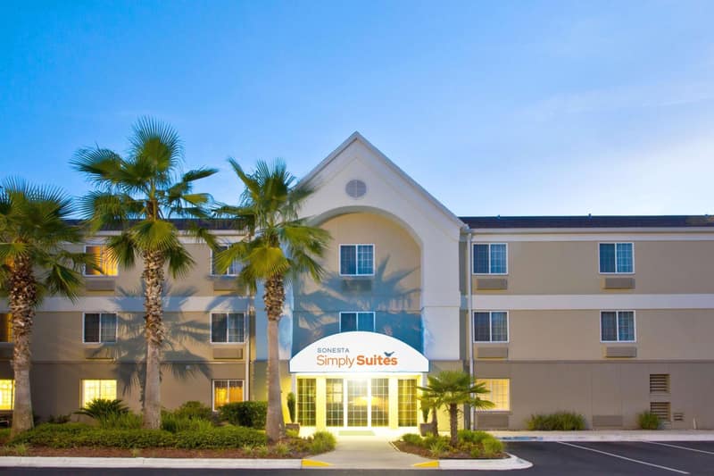 Sonesta Simply Suites Jacksonville — building