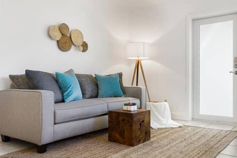 Alani Bay Premium Condos — lounge